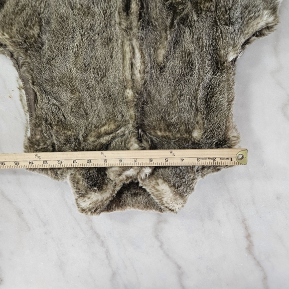 Ann Taylor LOFT Faux Fur Vest | Size 4 - Picture 8 of 8